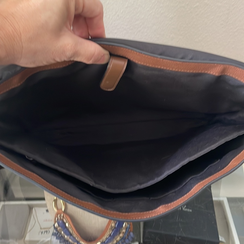 Coach soft brief/laptop messenger - Picture 9 of 11